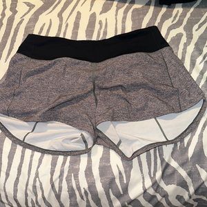 Lululemon Speed Up MR short “4” Lined